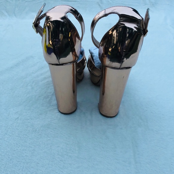 Rose Gold Crisscross Madden Pumps - Picture 3 of 6